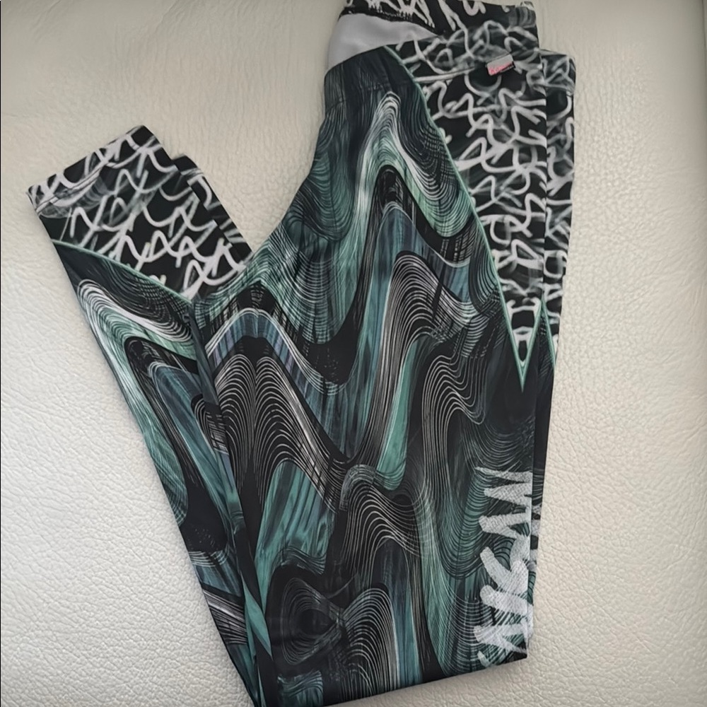 Abstract Black and Green Patterned Leggings